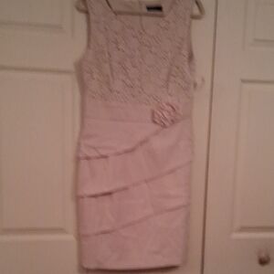 Elegant Lace Sleeveless Dress - Cream